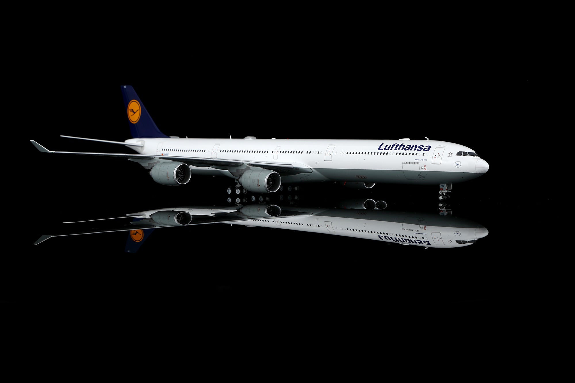 SQ Wings Lufthansa Airbus A340-600 D-AIHZ 1/200 Aircraft Scale