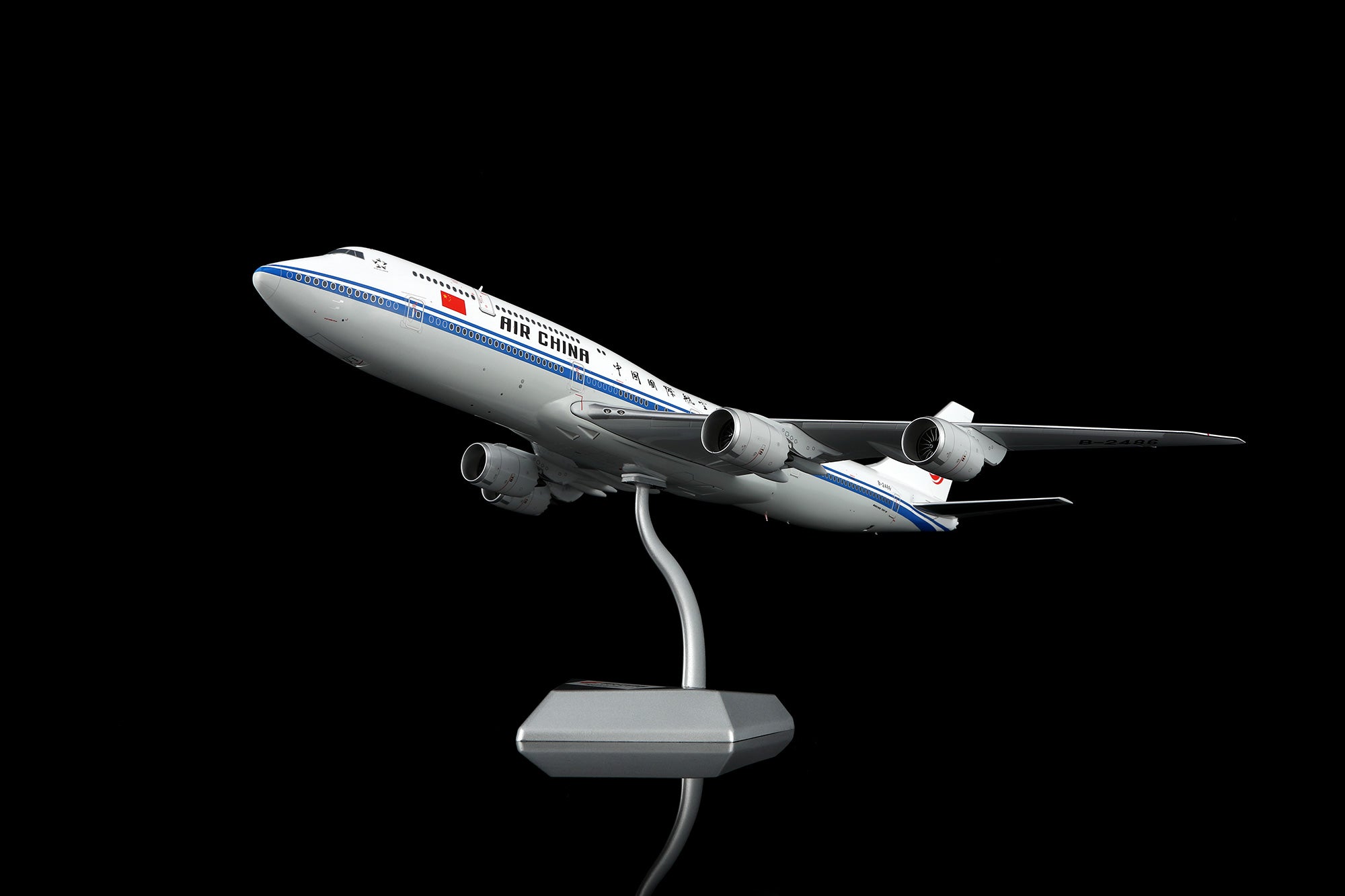 SQ Wings Air China Boeing B747-8 B-2486 1/200 Aircraft Scale Model