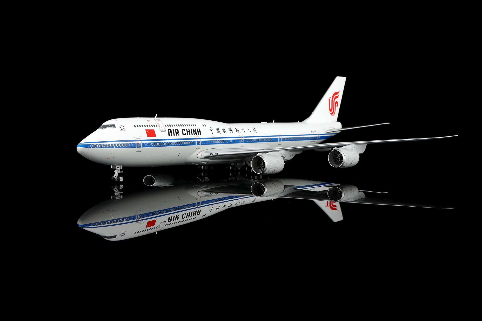 SQ Wings Air China Boeing B747-8 B-2486 1/200 Aircraft Scale Model