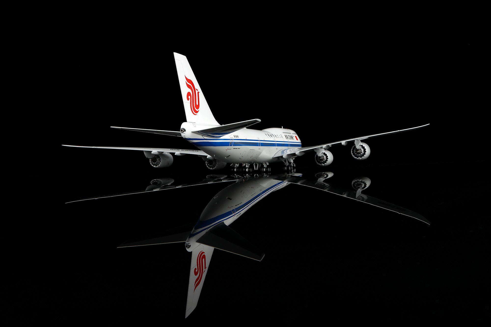 SQ Wings Air China Boeing B747-8 B-2486 1/200 Aircraft Scale Model