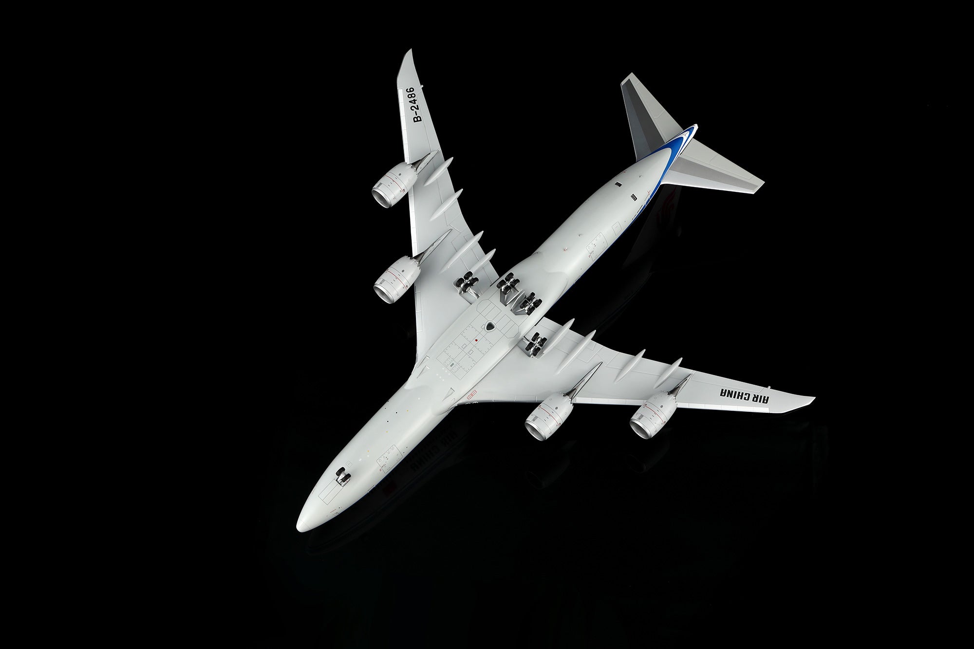 SQ Wings Air China Boeing B747-8 B-2486 1/200 Aircraft Scale Model