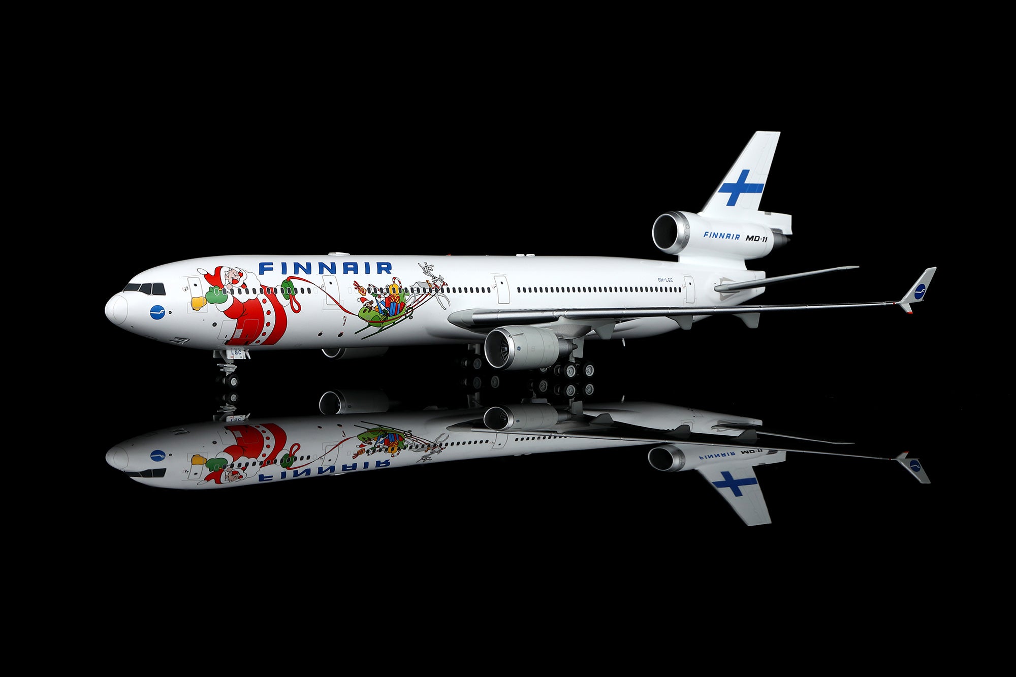 SQ Wings Finnair McDonnell Douglas MD-11 OH-LGC 