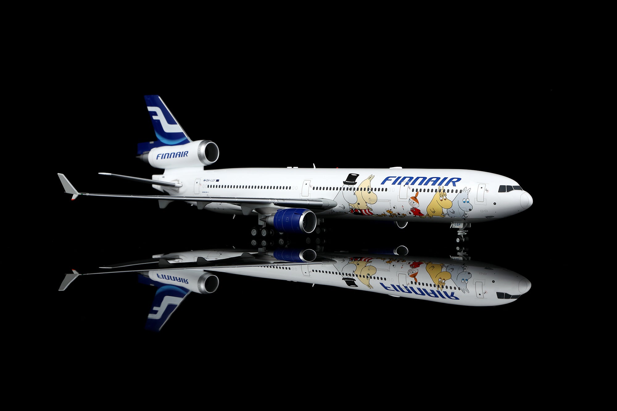 SQ Wings Finnair McDonnell Douglas MD-11 OH-LGF 