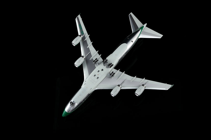 SQ Wings Cathay Pacific Cargo Boeing B747-400F VR-HUH 1/200 Aircraft Scale Model