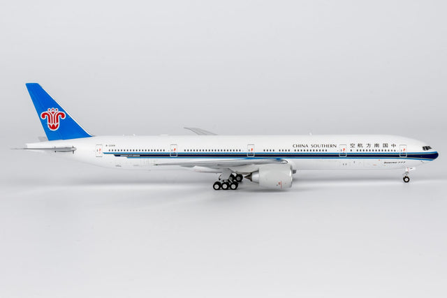 NG Models China Southern Airlines Boeing 777-300ER B-2099 1/400 Aircraft Scale Model
