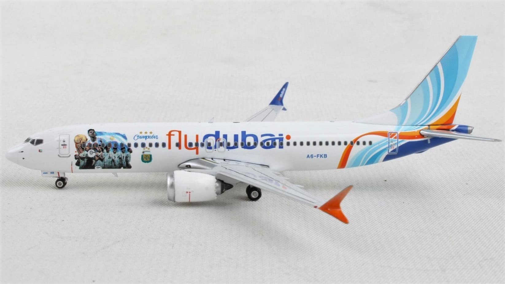 1/85 flydubai Boeing 737 フライドバイ 航空機 飛行機 1/85 Flydubai Boeing 737-800 Airplane Model 18” Decoration & Gift