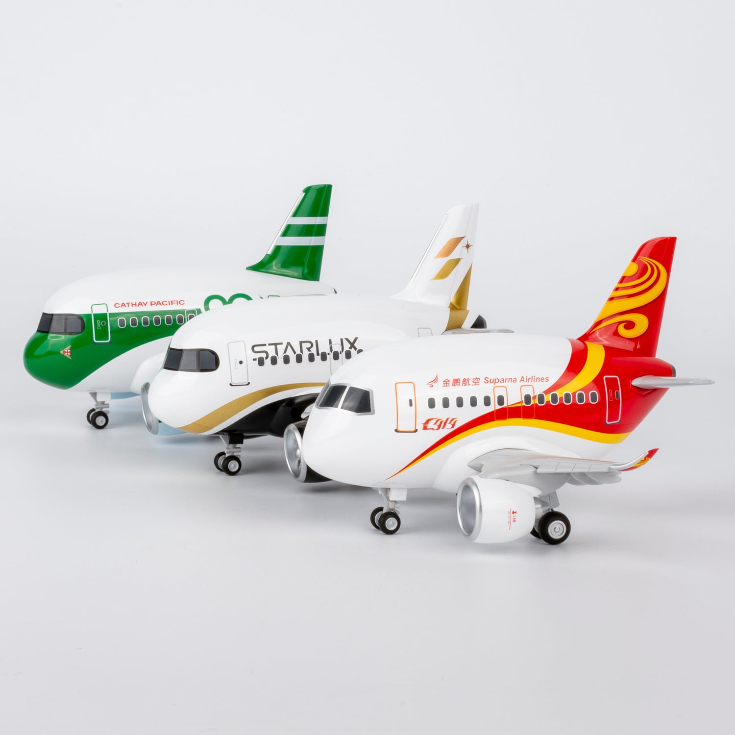 CUMO Wings Airbus A321neo Cute Aircraft Model – STARLUX Airlines Edition - Snap-Fit ABS Collectible Airplane with Display Stand 10.5×12.5×7.5 cm
