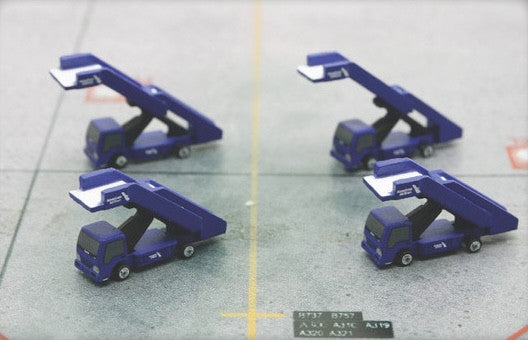 Fantasy Wings American Airlines Passenger Stair Set of 4 1/400 Scale Model