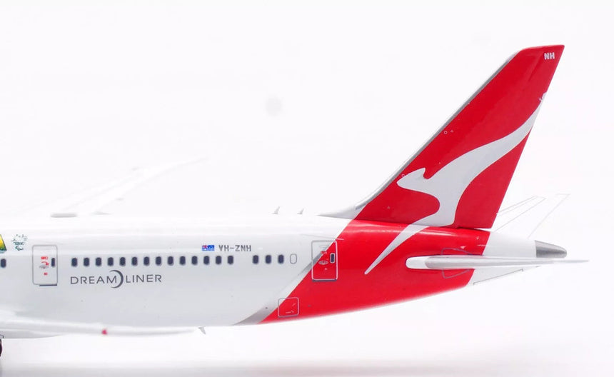 Aviation400 Qantas Boeing 787-9 Dreamliner "Go Australia" VH-ZNH (with detachable gear) 1/400 Aircraft Scale Model
