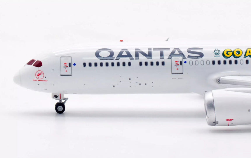 Aviation400 Qantas Boeing 787-9 Dreamliner "Go Australia" VH-ZNH (with detachable gear) 1/400 Aircraft Scale Model
