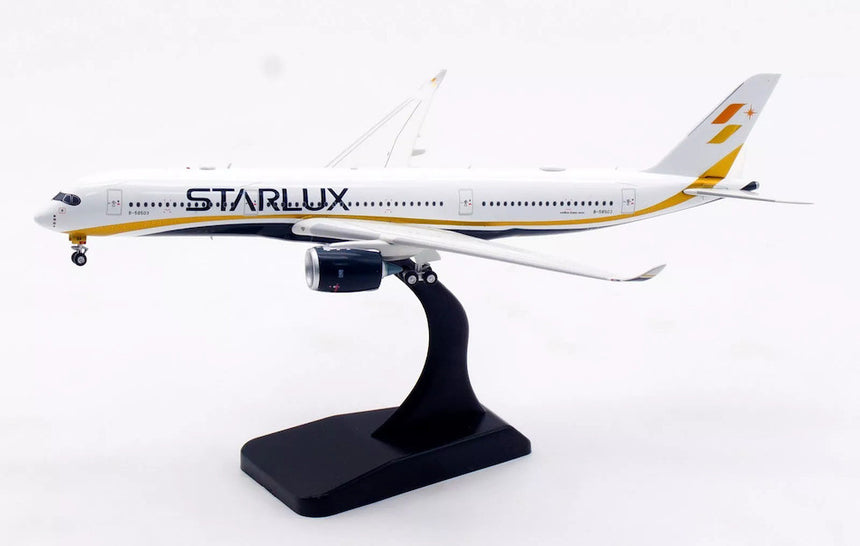 Aviation400 STARLUX Airlines Airbus A350-941 B-58503 (with detachable gear) 1/400 Scale