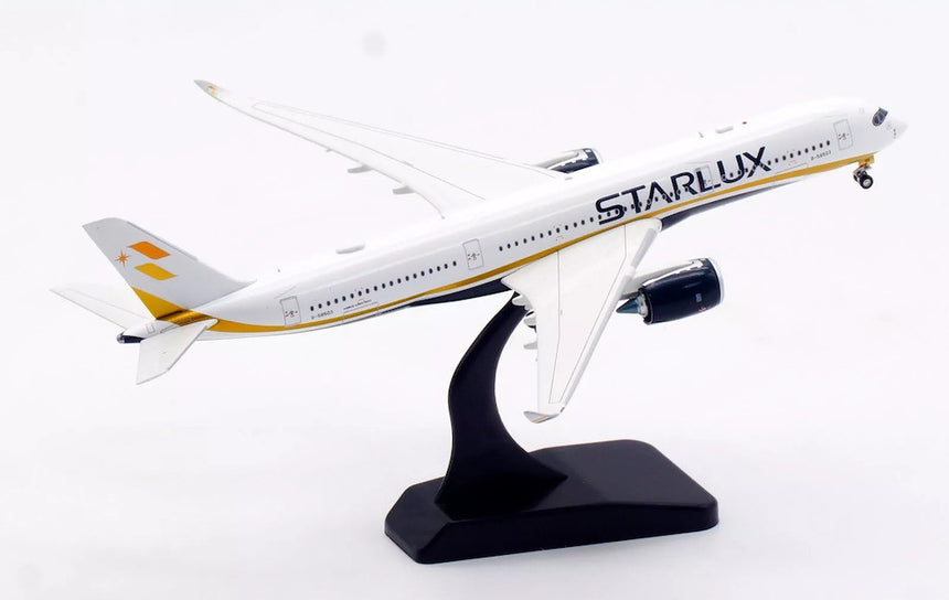 Aviation400 STARLUX Airlines Airbus A350-941 B-58503 (with detachable gear) 1/400 Scale
