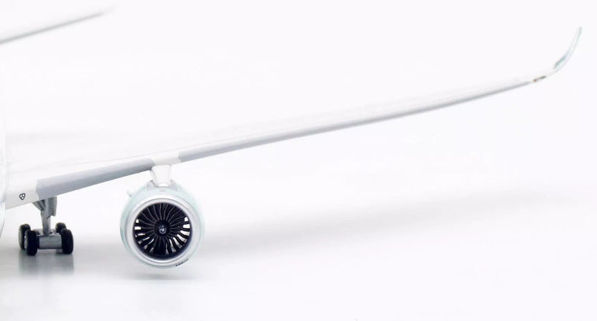 Aviation400 Cathay Pacific Airbus A350-941 B-LQA (with detachable gear) 1/400 Scale