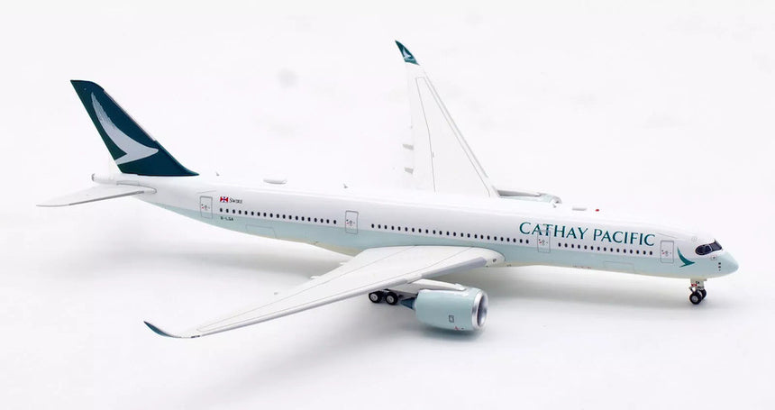 Aviation400 Cathay Pacific Airbus A350-941 B-LQA (with detachable gear) 1/400 Scale