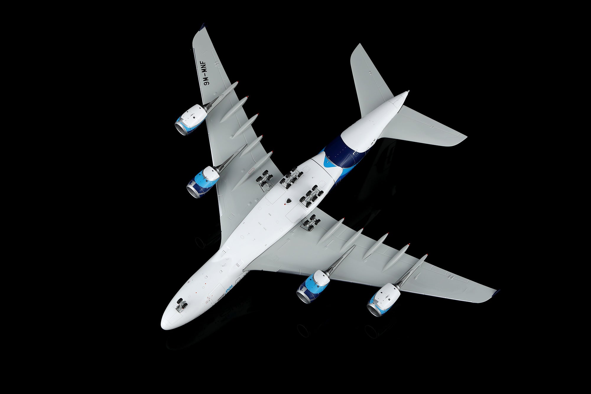 SQ Wings Malaysia Airlines Airbus A380 9M-MNF 1/200 Scale Model