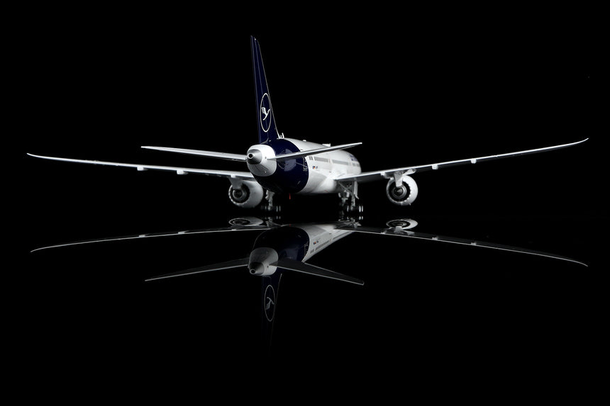 SQ Wings Lufthansa Boeing 787-9 D-ABPF 1/200 Scale Model