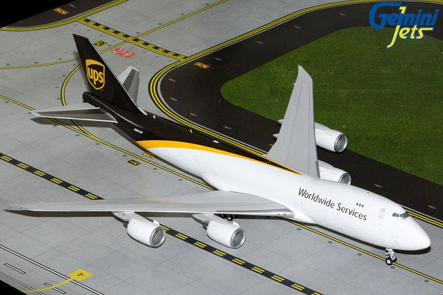 GeminiJets UPS Airlines Boeing 767-300ERF N324UP 1/200 Aircraft Scale Model