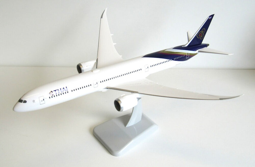 Hogan Thai Boeing 787-10 Dreamliner 1/200 Aircraft Scale Model