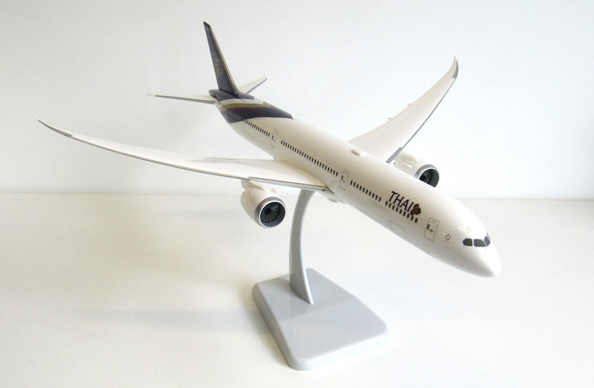 Hogan Thai Boeing 787-10 Dreamliner 1/200 Aircraft Scale Model