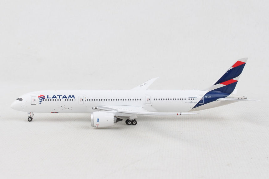 Phoenix Latam Boeing 787-9 PS-LAA 1/400 Scale