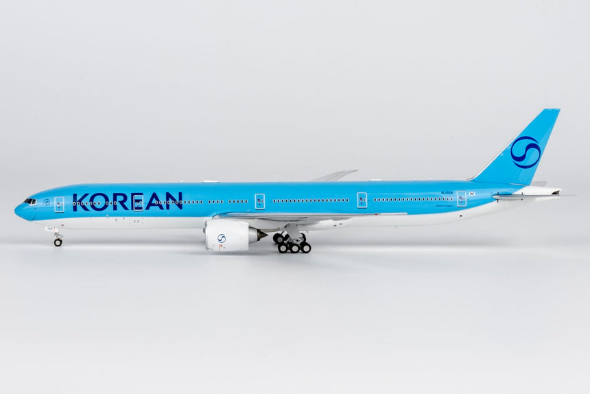 NG Models Korean Air (Korean Air's first 777-300ER in 2025's livery) Boeing 777-300ER HL8008 1/400 Aircraft Scale Model