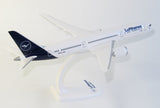 Lufthansa Snap-fit Boeing 787-9 1/200 Snap-fit model