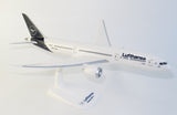 Lufthansa Snap-fit Boeing 787-9 1/200 Snap-fit model