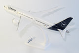 Lufthansa Snap-fit Boeing 787-9 1/200 Snap-fit model
