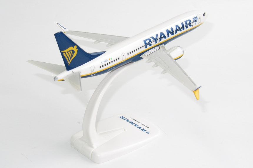 PPC Models Ryanair Boeing 737 MAX Snap-Fit Model Plane 1/200 Scale