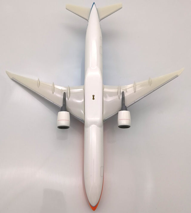KLM Boeing 777-300ER "Orange Pride New Livery" Snap-Fit Model Plane 1/200 Aircraft Scale Model