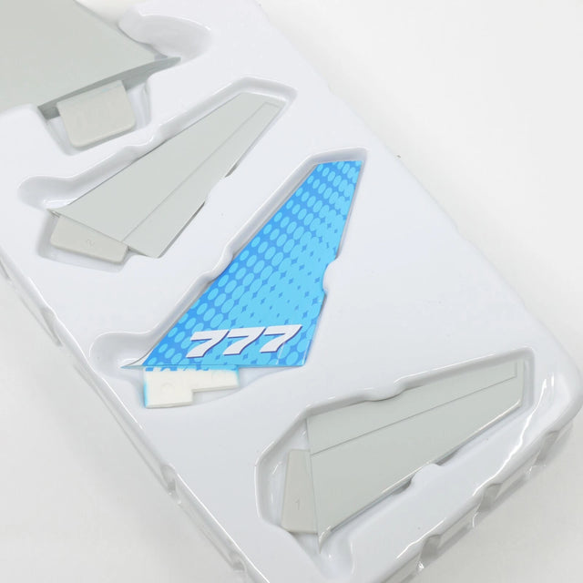 Hogan Boeing 777-300ER Boeing New Livery 1/200 Aircraft Scale Model