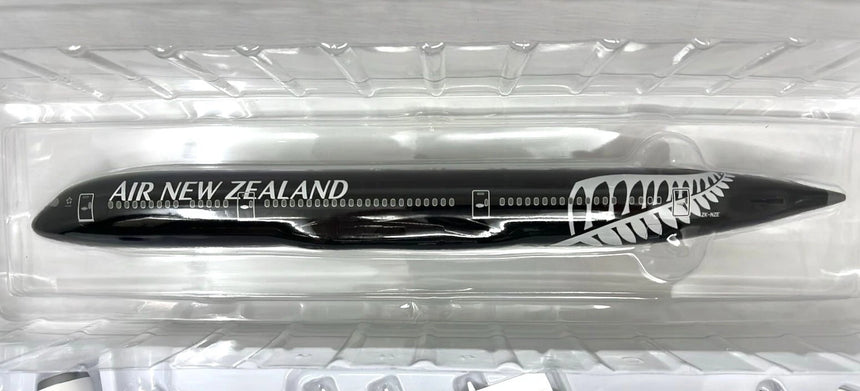 Hogan Air New Zealand Boeing 787-9 ZK-NZE 1/200 Scale