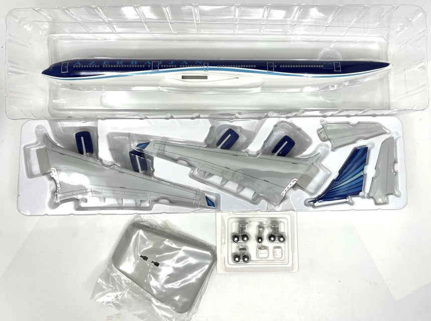 Hogan Azerbaijan Airlines Airbus A340-600 1/200 Aircraft Scale Model