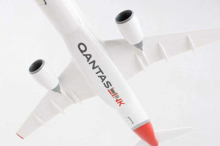 SkyMarks Qantas E190 1/100 Scale
