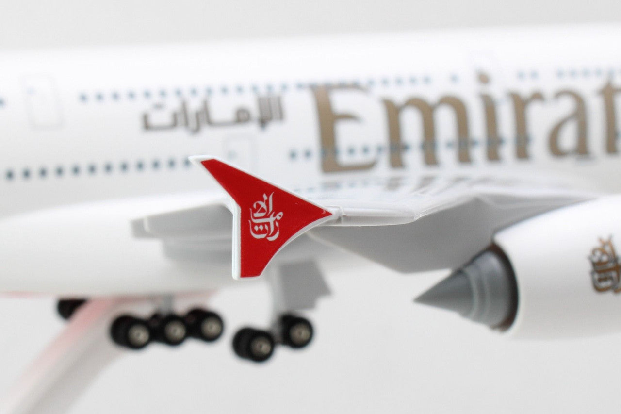 Skymarks Emirates Airbus A380-800 with Gear 1/200 SKR1135