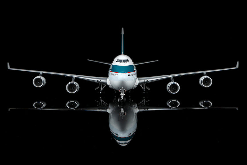 SQ Wings Cathay Pacific Boeing B747-400 B-HUJ 1/200 Aircraft Scale Model