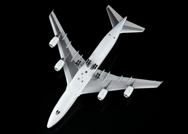 SQ Wings Cathay Pacific Boeing B747-400 B-HUJ 1/200 Aircraft Scale Model